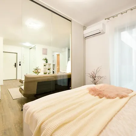 Infinite Horizons - Modern Living In North Business District 부쿠레슈티
