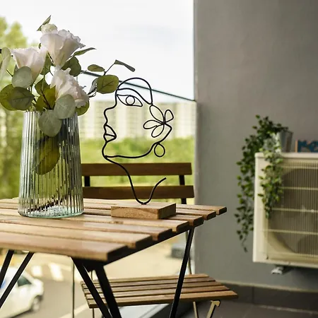 Infinite Horizons - Modern Living In North Business District Appartement