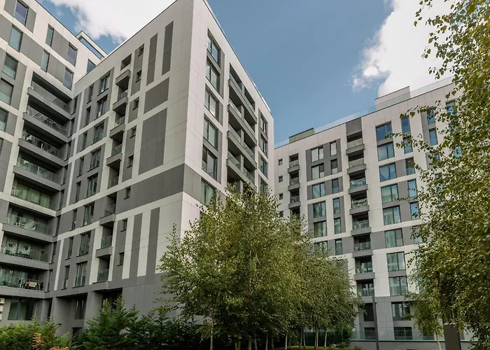 Infinite Horizons - Modern Living In North Business District Appartement