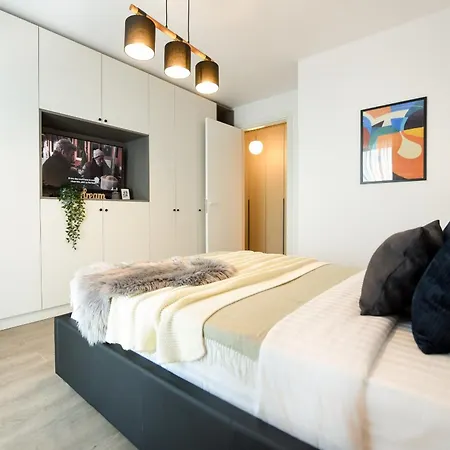 Infinite Horizons - Modern Living In North Business District Apartment Bucharest