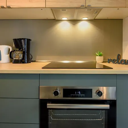 Infinite Horizons - Modern Living In North Business District Apartment