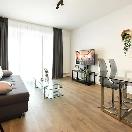 Infinite Horizons - Modern Living In North Business District Apartment