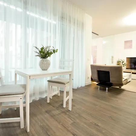 Infinite Horizons - Modern Living In North Business District Apartament *