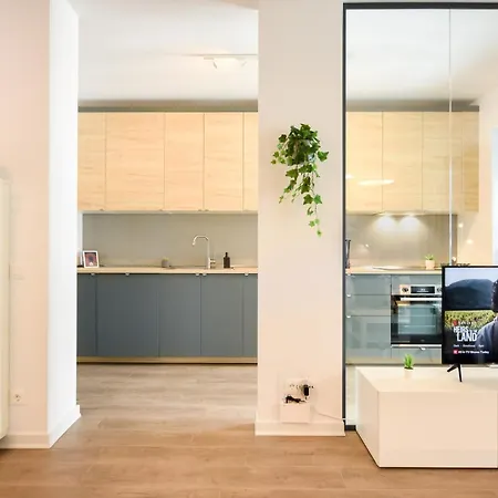 Infinite Horizons - Modern Living In North Business District Apartment Bucharest