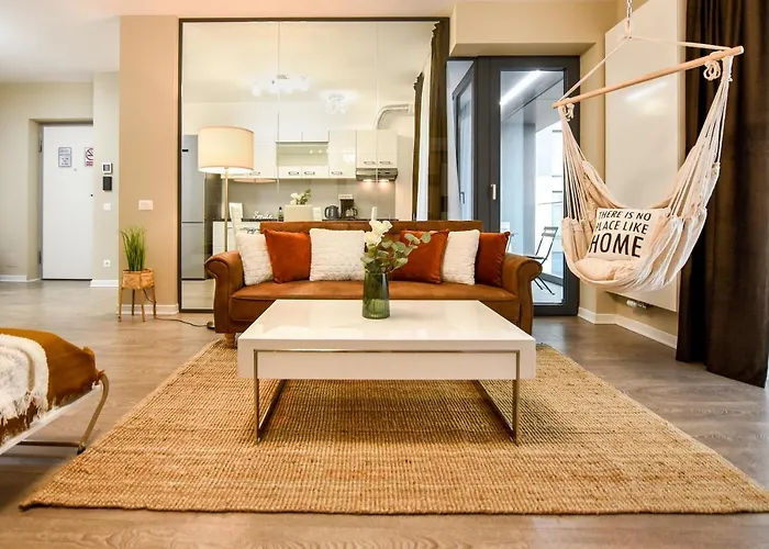 Infinite Horizons - Modern Living In North Business District Apartment *