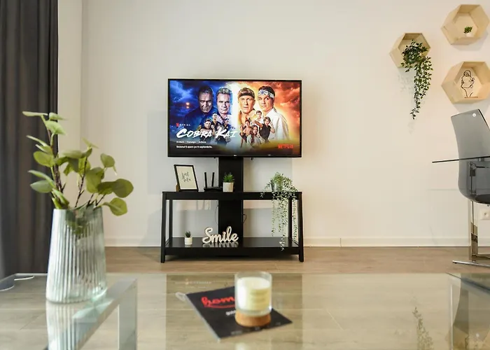 Infinite Horizons - Modern Living In North Business District Apartment